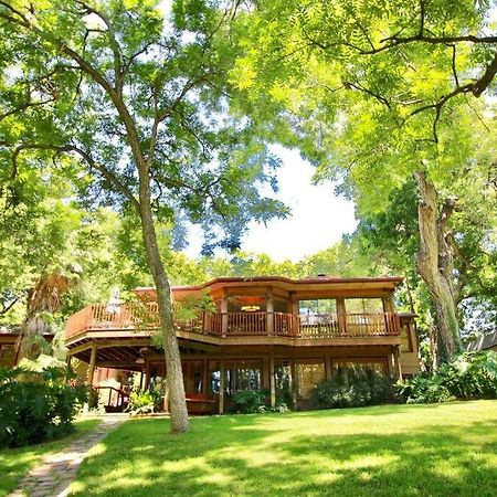 The River Haven - Sleeps 32 - On Guadalupe River Seguin Kültér fotó