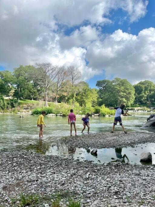 The River Haven - Sleeps 32 - On Guadalupe River Seguin Kültér fotó