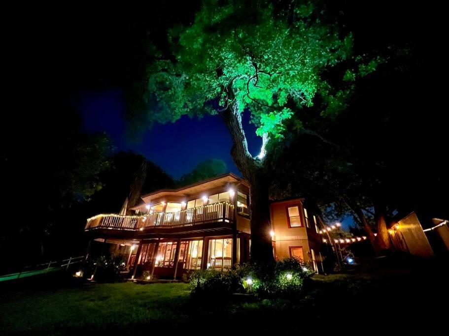 The River Haven - Sleeps 32 - On Guadalupe River Seguin Kültér fotó