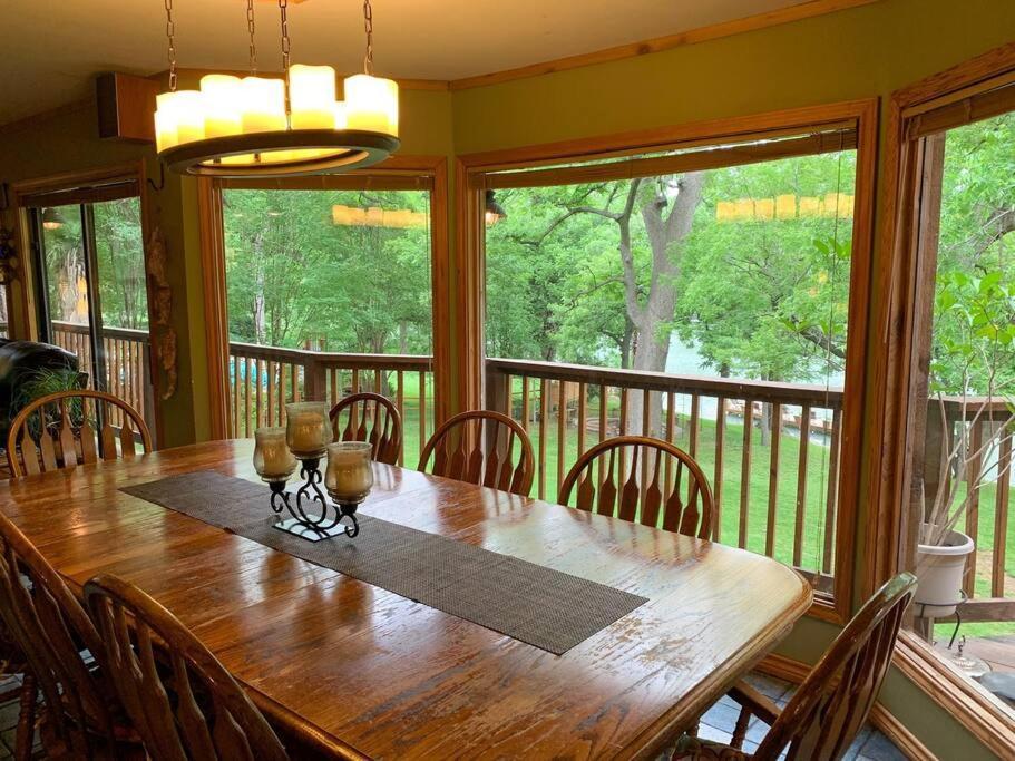 The River Haven - Sleeps 32 - On Guadalupe River Seguin Kültér fotó