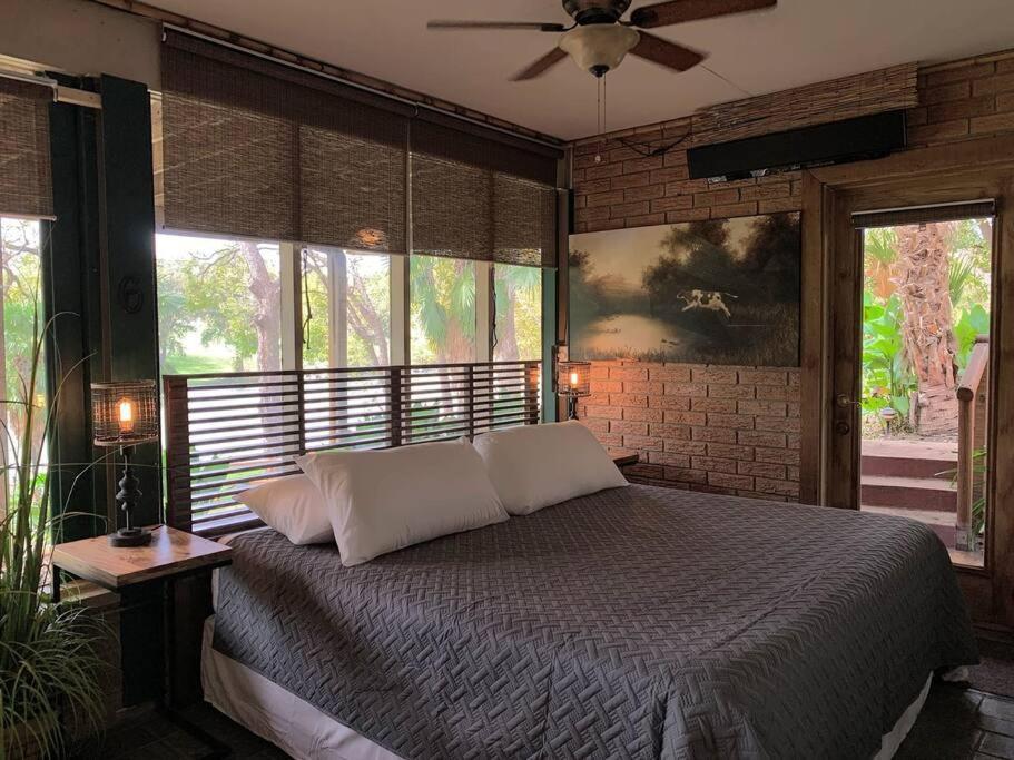 The River Haven - Sleeps 32 - On Guadalupe River Seguin Kültér fotó