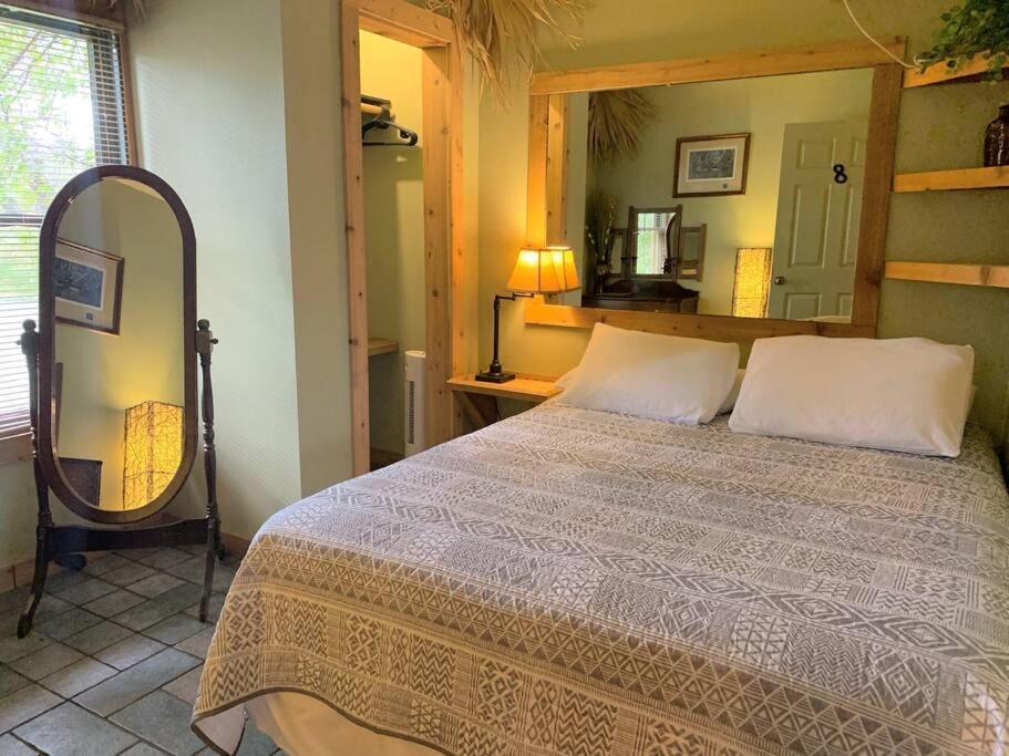 The River Haven - Sleeps 32 - On Guadalupe River Seguin Kültér fotó
