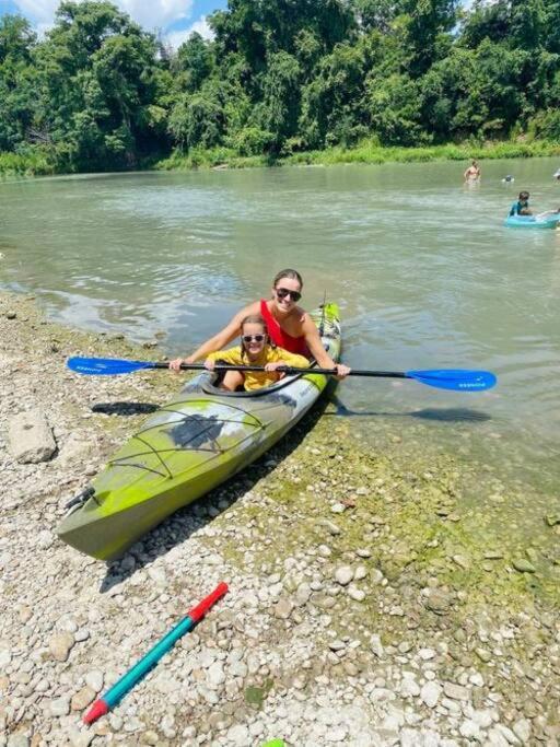The River Haven - Sleeps 32 - On Guadalupe River Seguin Kültér fotó