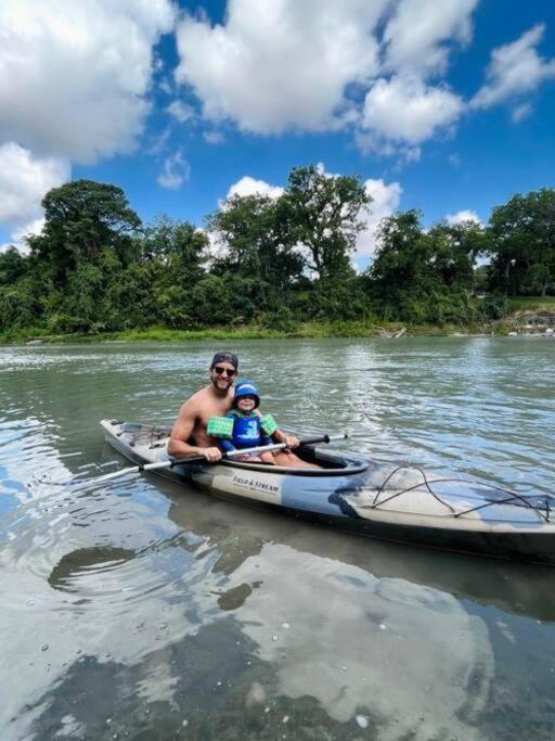 The River Haven - Sleeps 32 - On Guadalupe River Seguin Kültér fotó