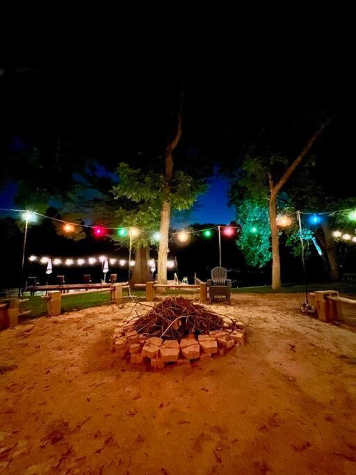 The River Haven - Sleeps 32 - On Guadalupe River Seguin Kültér fotó