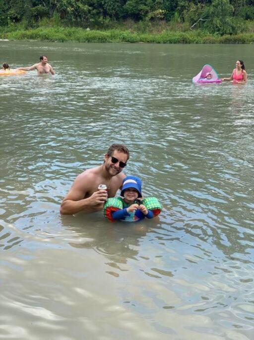 The River Haven - Sleeps 32 - On Guadalupe River Seguin Kültér fotó